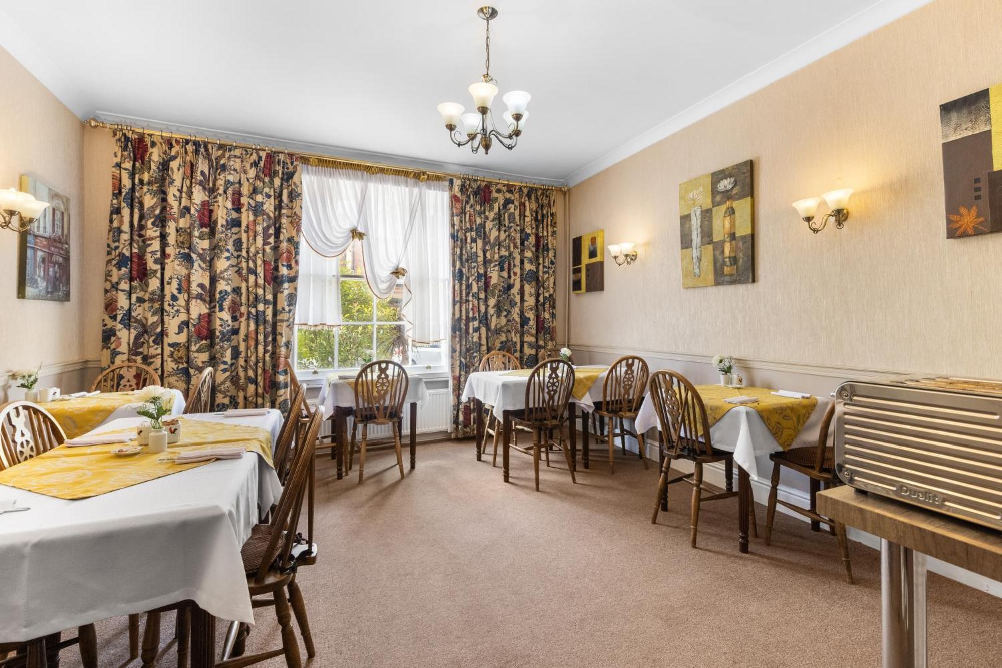 The Lansdowne Bed & Breakfast Лемингтън Спа Екстериор снимка